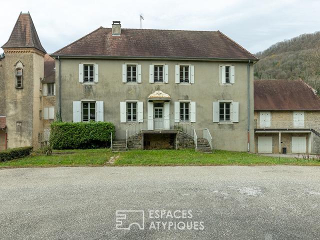 Maison 37 pièces 1 980 m²