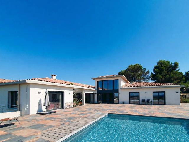 Maison 7 pièces 390 m²