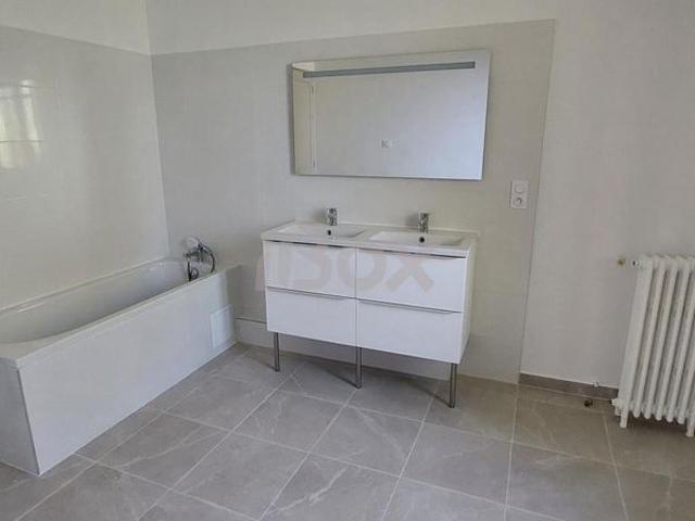 Maison 7 pièce s 5 chambre s 210.42 m²