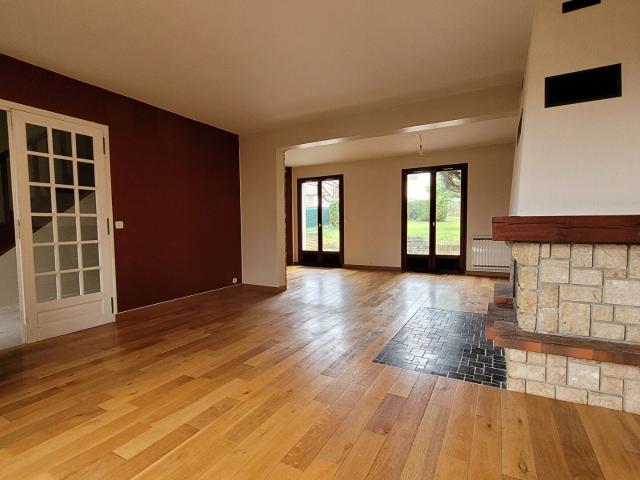 Maison 7 pièces 117 m² à louer à OSNY