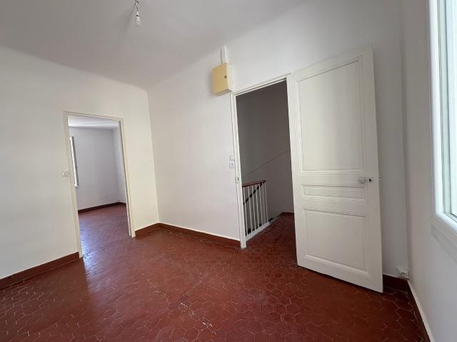 Maison 7 pièces, 119 m² à louer à Toulon 83200