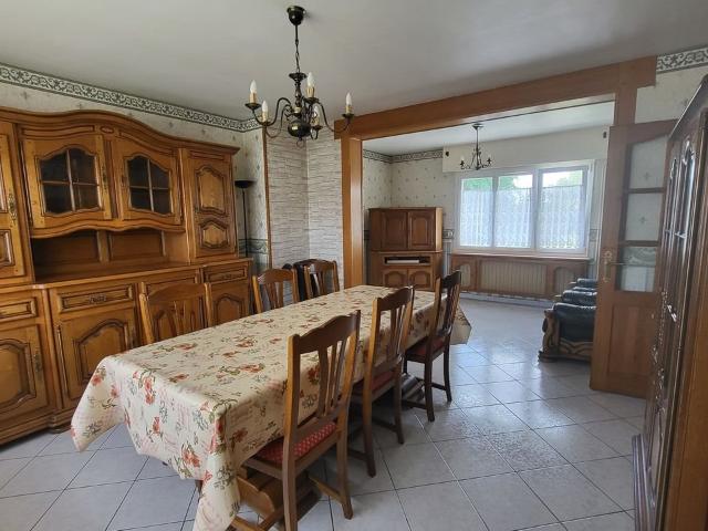 Maison 7 pièces 128m² avec garages et jardin 128m² Vitry En Artois