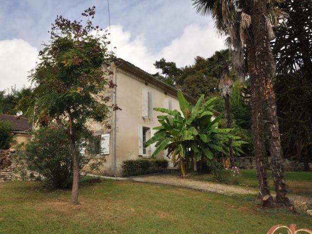 Maison 7 pièces, 135 m² à louer à Le Tourne 33550