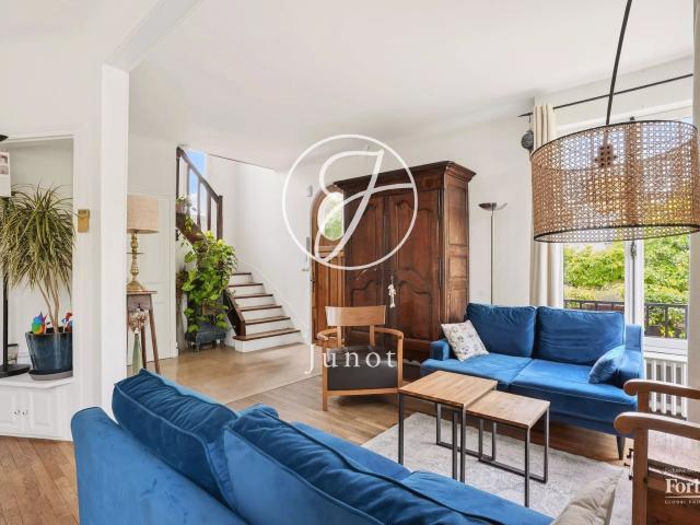 Maison 7 pièces 136 m²