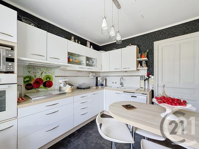 Maison 7 pièces 136 m²
