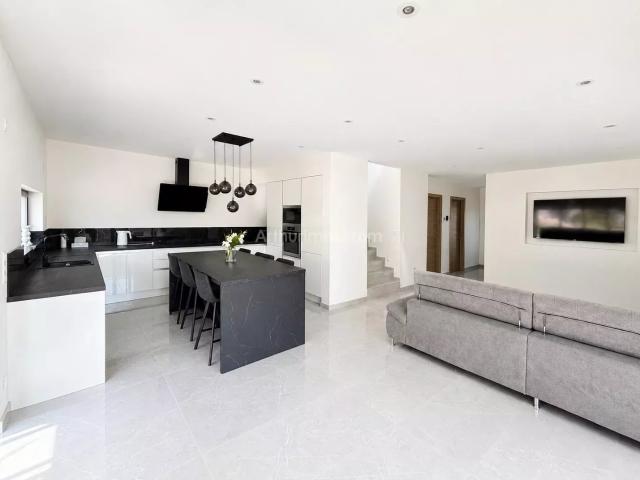 Maison 7 pièces 138 m²