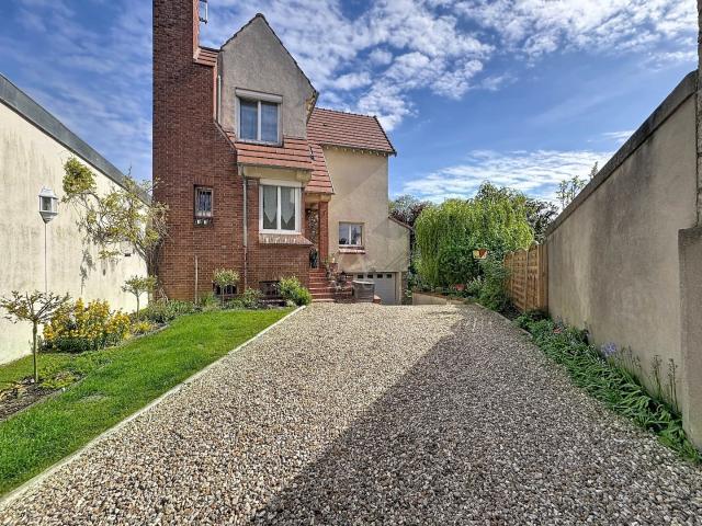 Maison 7 pièces 145 m²