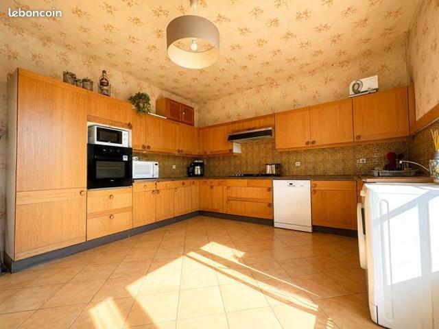 Maison 7 pièces 145 m²