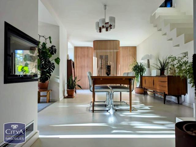 Maison 7 pièces 146 m²