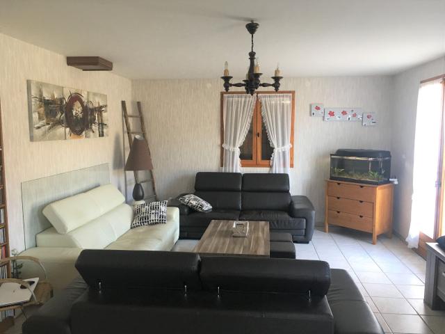 Maison 7 pièces, 147 m² à louer à Lons le Saunier 39000