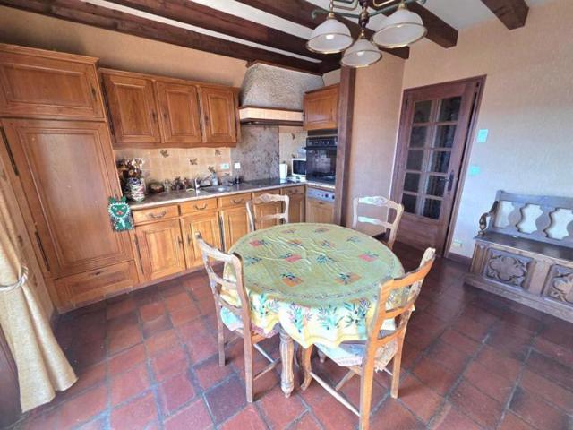 MAISON 7 PIECES 147 M² SUR TERRAIN DE 12 ARES 375000 EUROS
