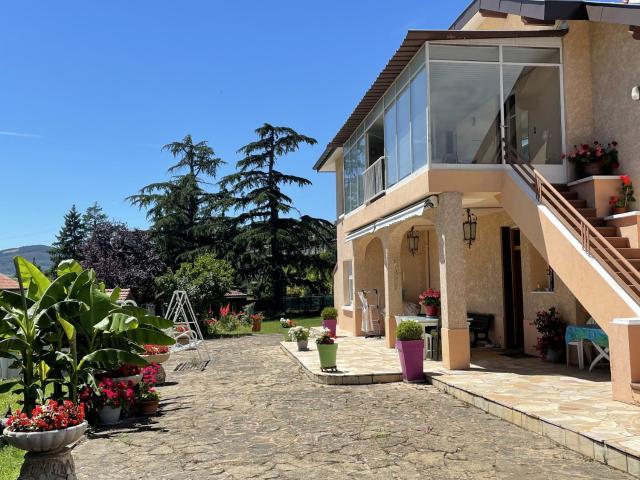 Maison 7 pièces 140 m²