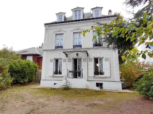 Maison 7 pièces 140 m²