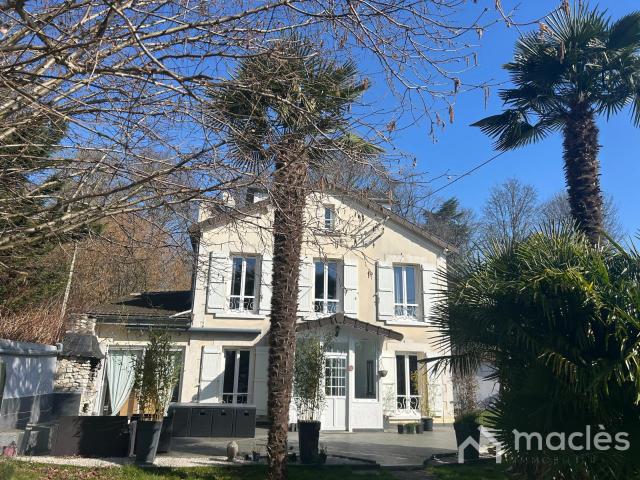 Maison 7 pièces 140 m²