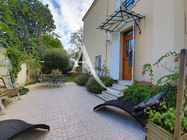 Maison 7 pièces 140 m²