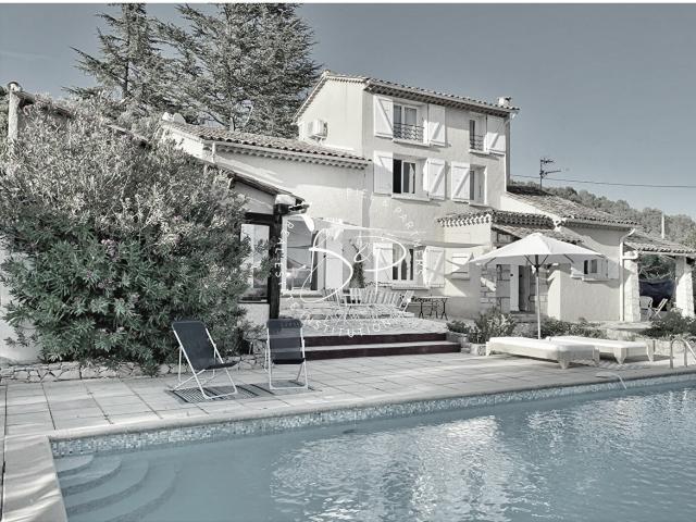 Maison 7 pièces 140 m²