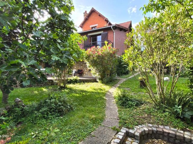 Maison 7 pièces 140 m²