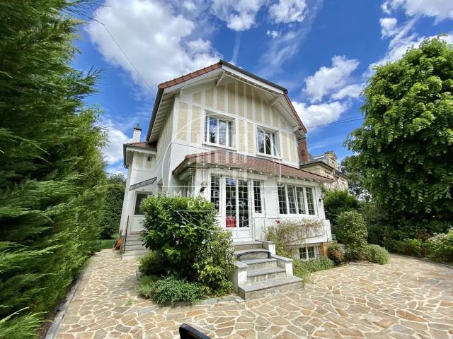 Maison 7 pièces 141 m²