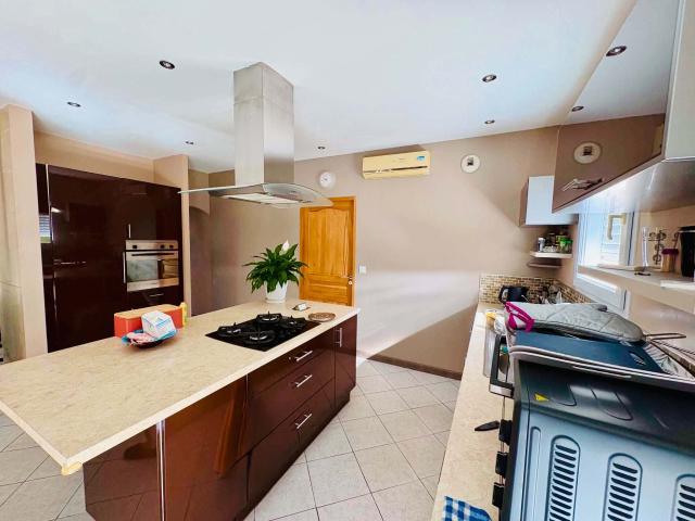 Maison 7 pièces 141 m²