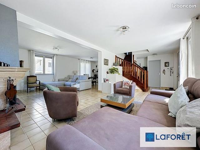 Maison 7 pièces 143 m²