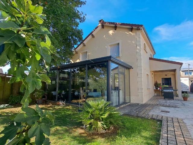 Maison 7 pièces 143 m²