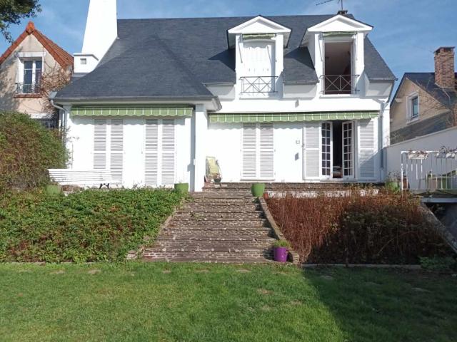 Maison 7 pièces 143 m²