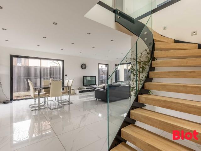 Maison 7 pièces 158 m²