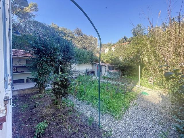 Maison 7 pièces, 150 m² à louer à Marseille 8 13008