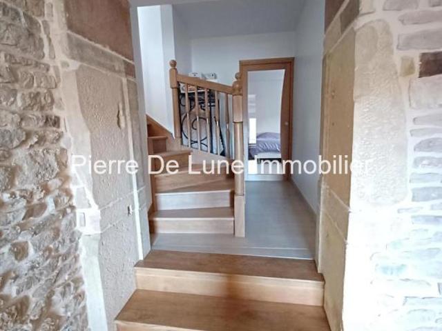 Maison 7 pièces, 150 m² à louer à Val d'Oingt 69620