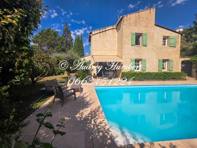 Maison 7 pièces 151 m²