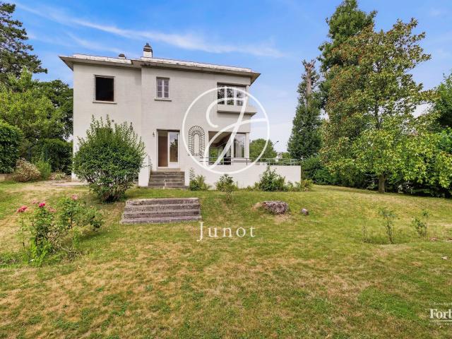 Maison 7 pièces 151 m²