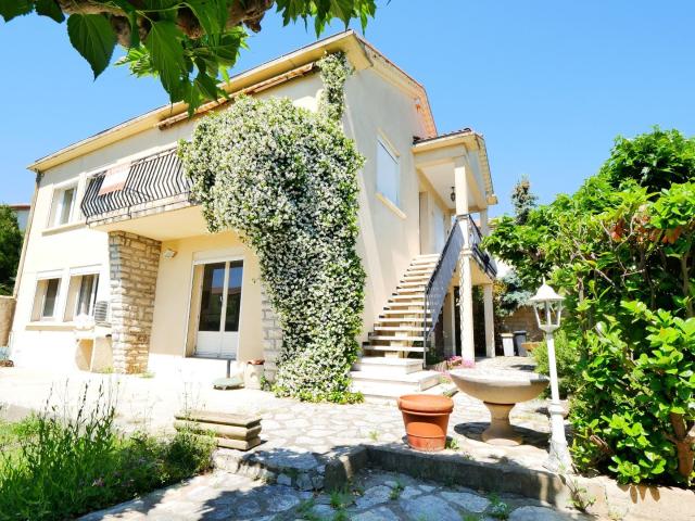 Maison 7 pièces 151 m²