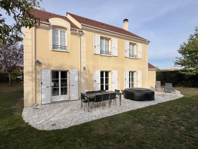 Maison 7 pièces 151 m²