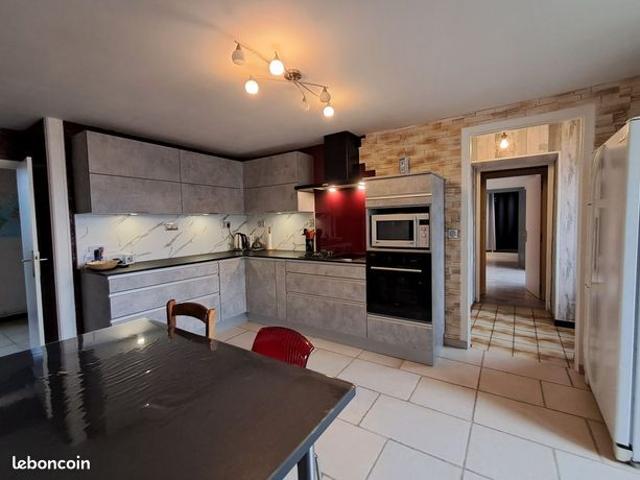 Maison 7 pièces 151 m²
