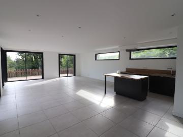Maison 7 pièces, 164 m² à louer à Saint Cyr au Mont d'Or 69450