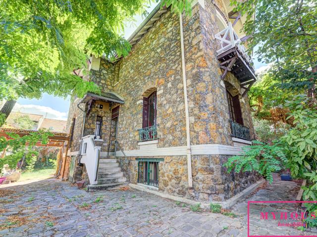 Maison 7 pièces 165 m²