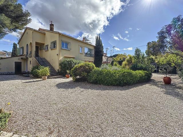 Maison 7 pièces 166 m²