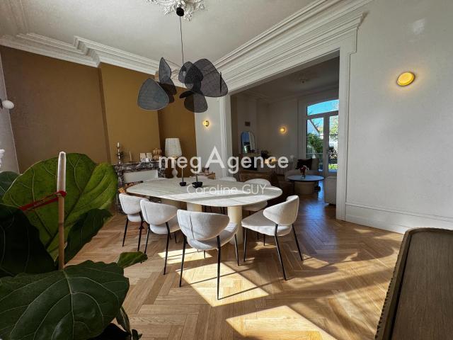 Maison 7 pièces 166 m²