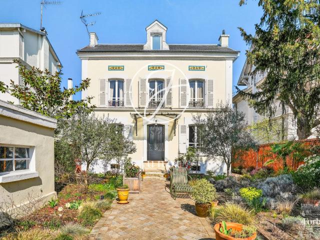 Maison 7 pièces 166 m²