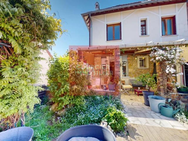 Maison 7 pièces 166 m²