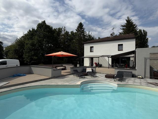 Maison 7 pièces 194 m²