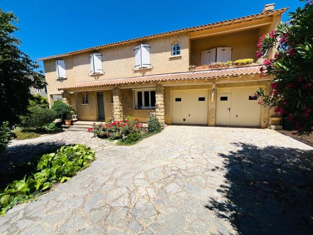 Maison 7 pièces 160 m²