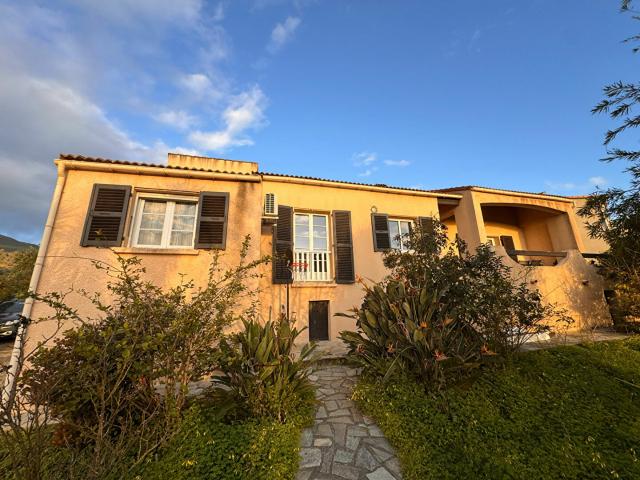Maison 7 pièces 161 m²