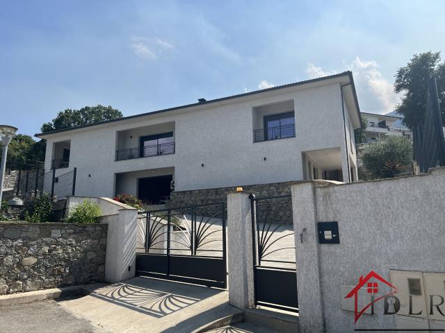 Maison 7 pièces 162 m²
