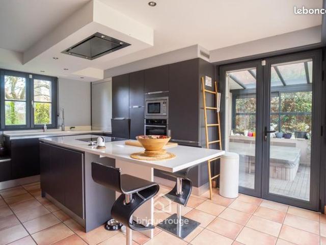 Maison 6 pièces 163 m²