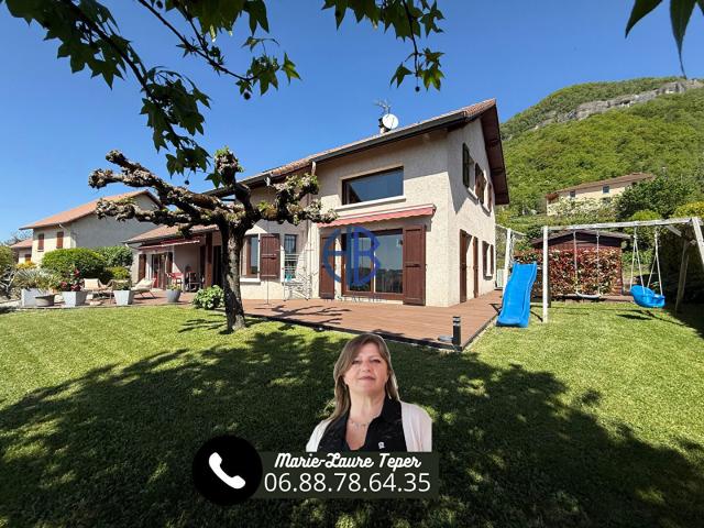 Maison 7 pièces 174 m²