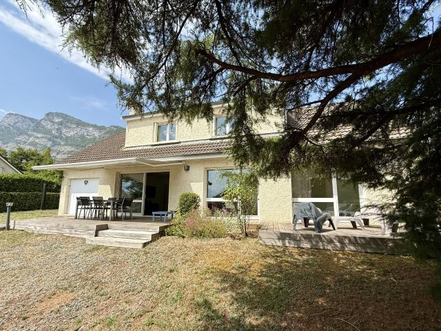 Maison 7 pièces 176 m²
