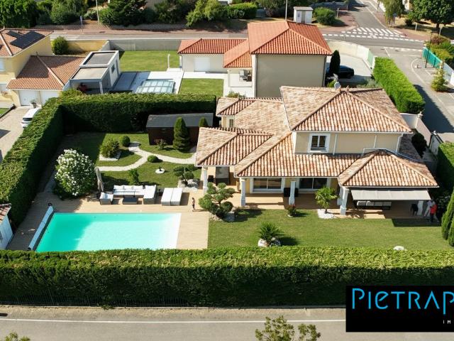 Maison 7 pièces 176 m²