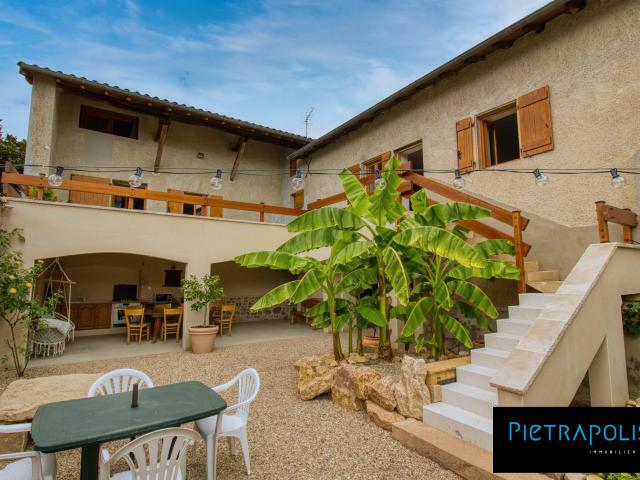 Maison 7 pièces 177 m²