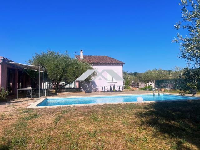 Maison 7 pièces 177 m²